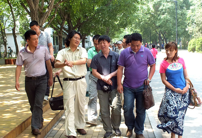 郑院长与校外教师校园